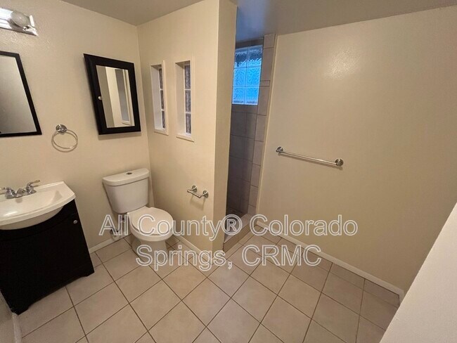 Building Photo - 15080 Deby Dr