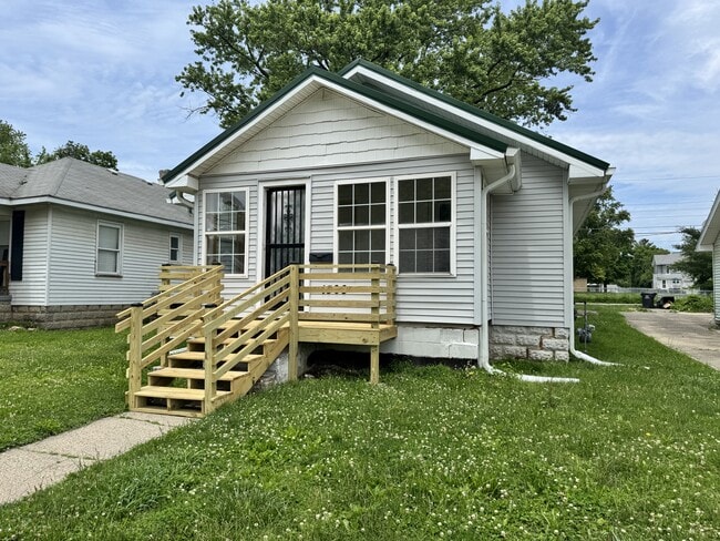 Primary Photo - 1308 E Taylor St