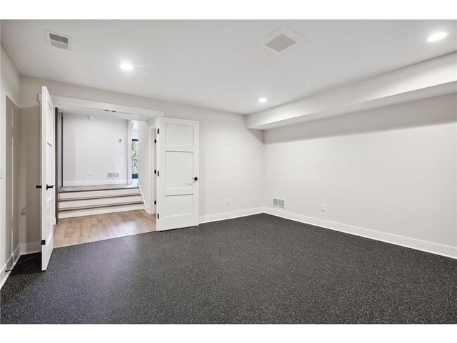 Building Photo - 21845 Byron Cir