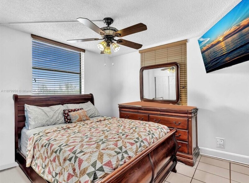 Building Photo - 546 SW 1st St