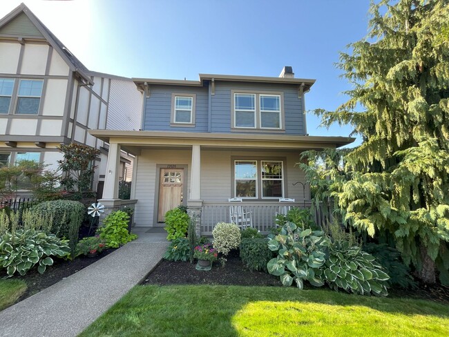 Building Photo - Modern 4-Bedroom Home on Large Corner Lot ...