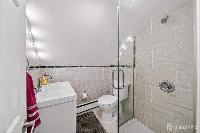 Building Photo - 80 Poplar St