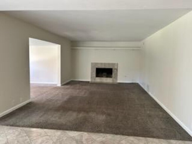 Building Photo - Spacious 5 Bedroom in Mission Viejo!