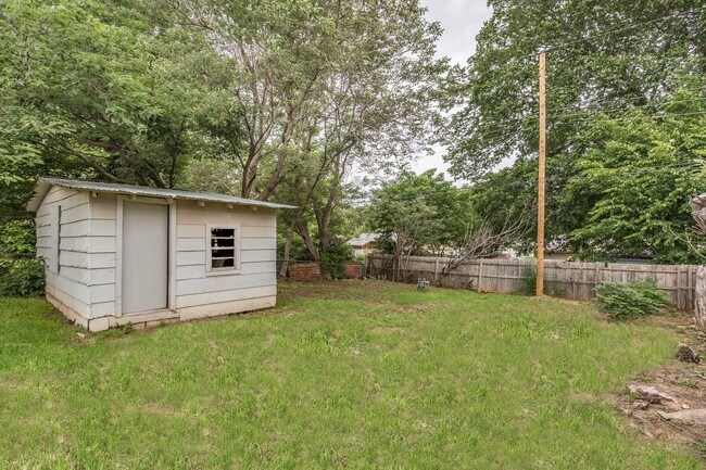 Building Photo - Lovely Home In Southwest OKC!