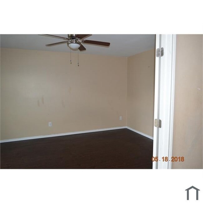 Building Photo - 815 Hillock Bluff Cir