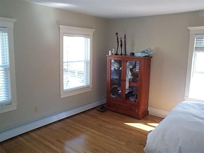 Building Photo - 117 Columbia St