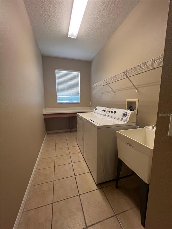 Building Photo - 1590 Cherry Lake Way