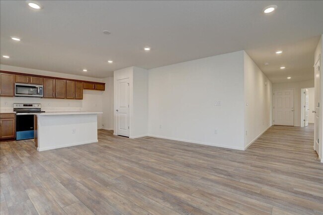Building Photo - Available for move-in on 05/15/26- 3bed/2.5bath in Aurora!