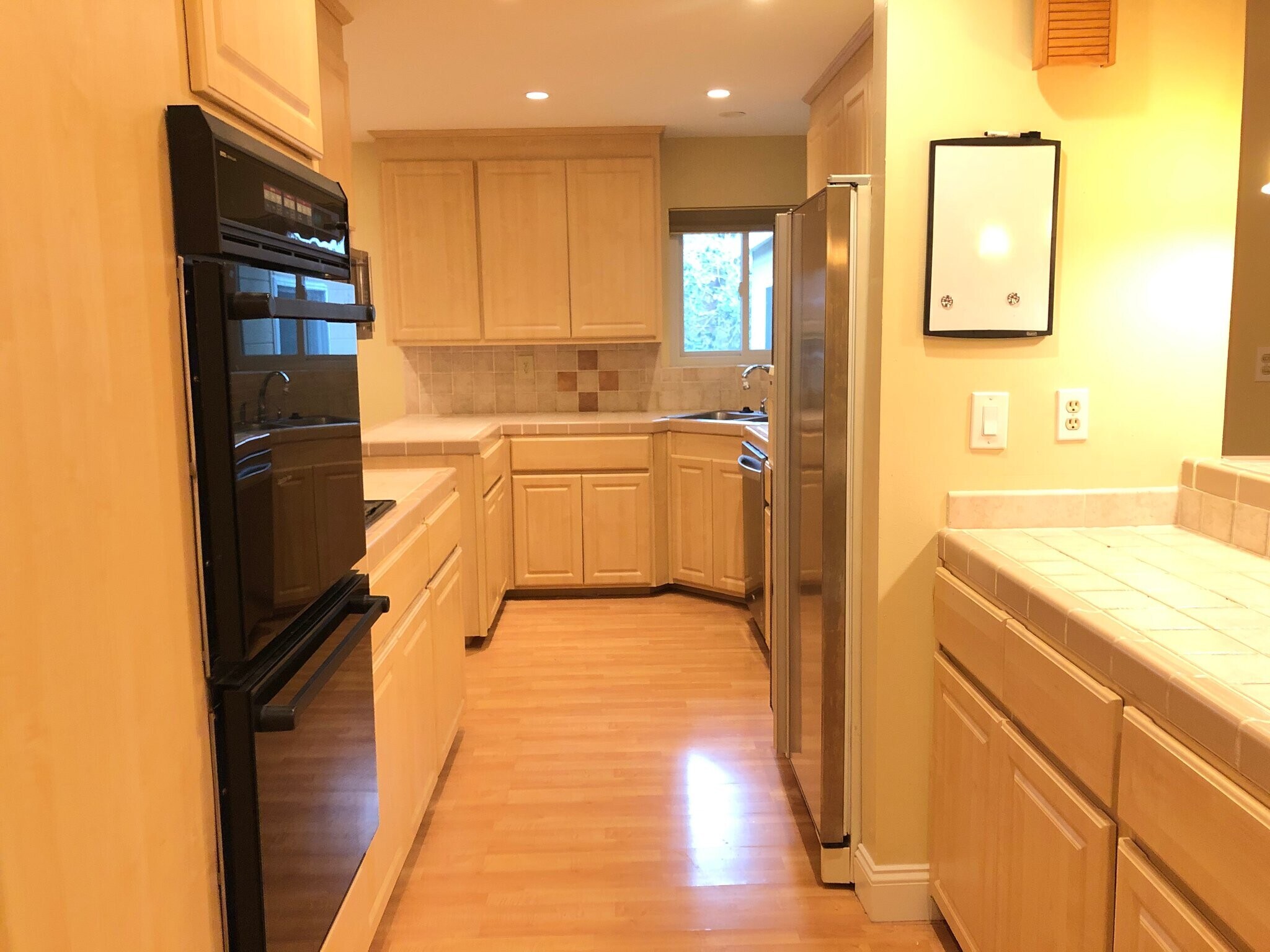 Building Photo - 251 Silverado Ct