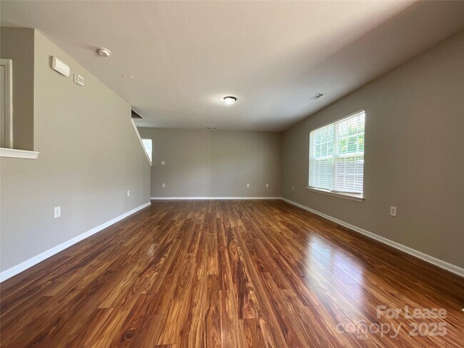 Building Photo - 1417 River Run Rd