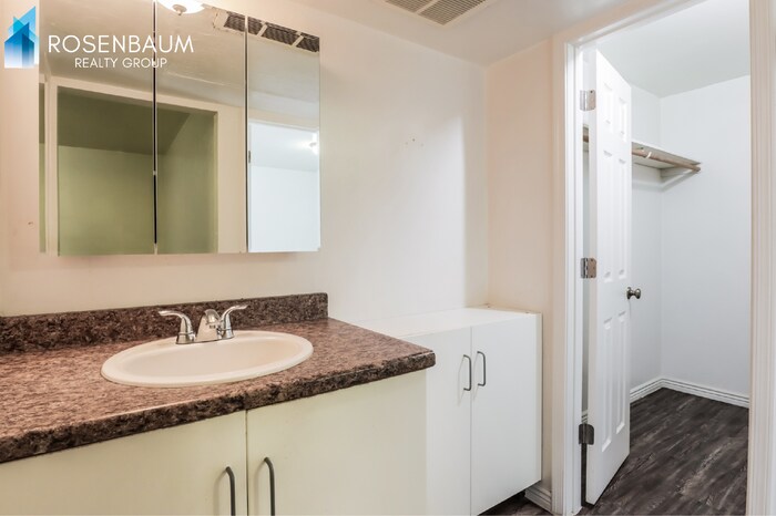 Building Photo - 770 N Dodge Blvd