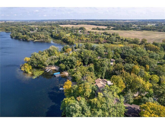 Building Photo - 1409 Hoot Lake Dr