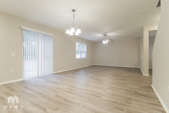 Building Photo - 2724 Breezy Meadow Rd