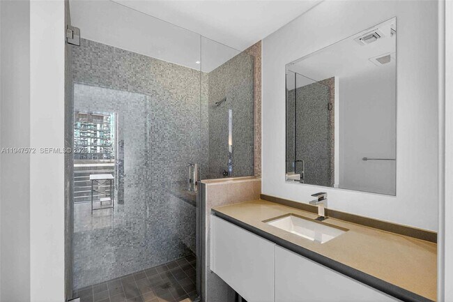 Building Photo - 68 SE 6th St