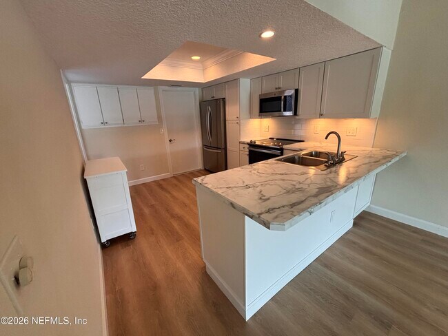 Building Photo - 7827 Fawn Brook Cir E