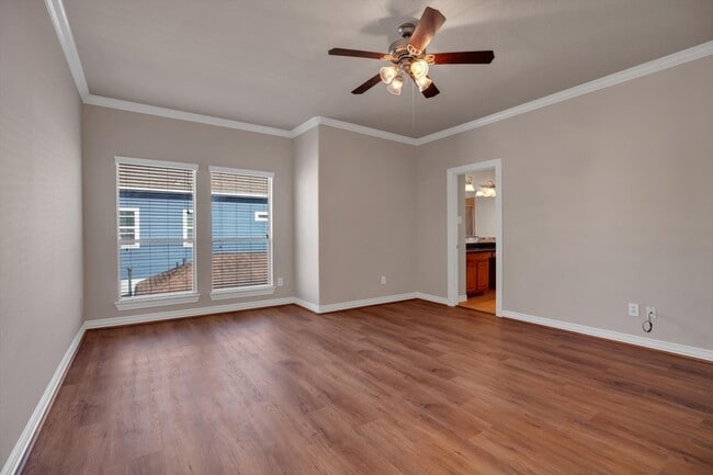 Building Photo - 3414 Home St