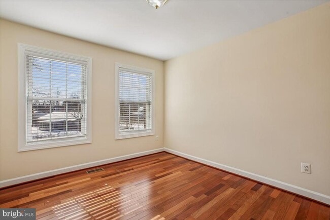 Building Photo - 7118 Vermillion Pl