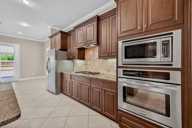 Building Photo - 4435 Calvet Forest Dr