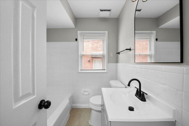 Building Photo - 16283 Carlisle St