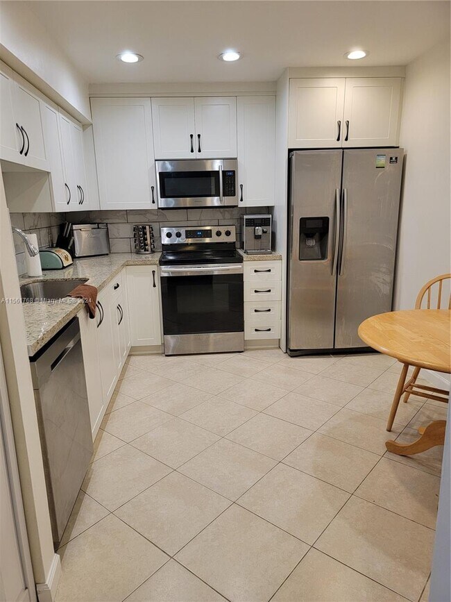 Building Photo - 1301 NE 7th St