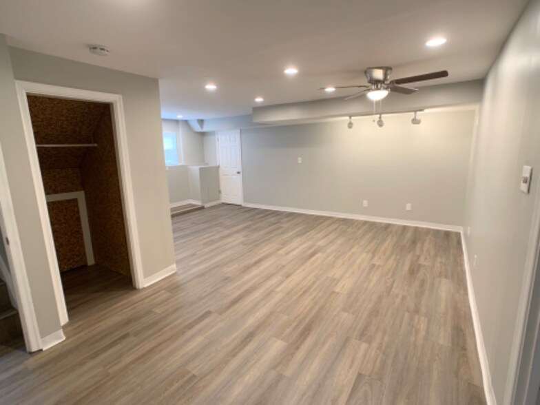 Building Photo - 424 N High St Ext