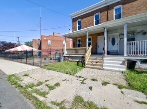 Building Photo - 12 Adella Ave