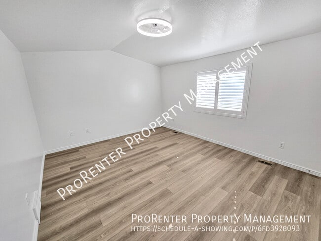 Building Photo - 652 W 800 N