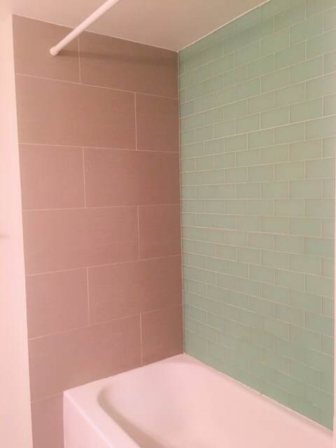 Master bathroom shower - 2420 Diana Dr