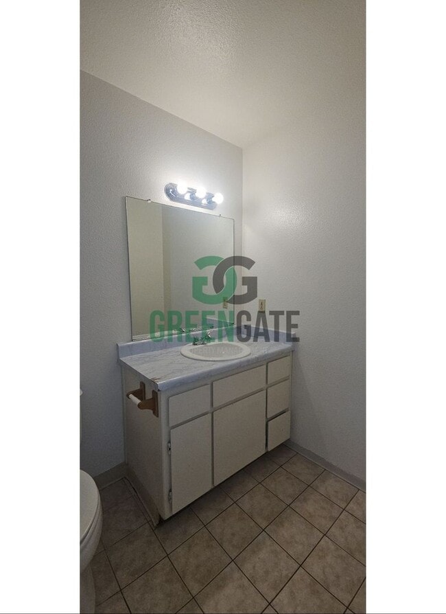 Building Photo - 3 BEDROOM 2 BATH HOME MOVE IN READY IN North MODESTO!