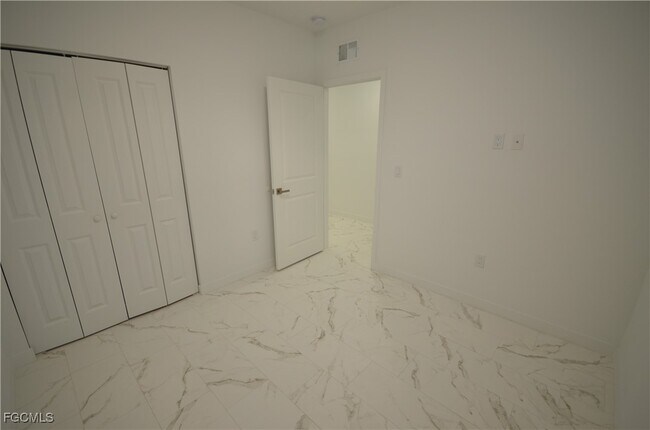 Building Photo - 2181 Mitchell Ct
