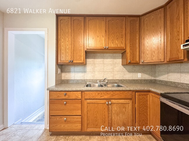 Building Photo - 6821 Walker Ave