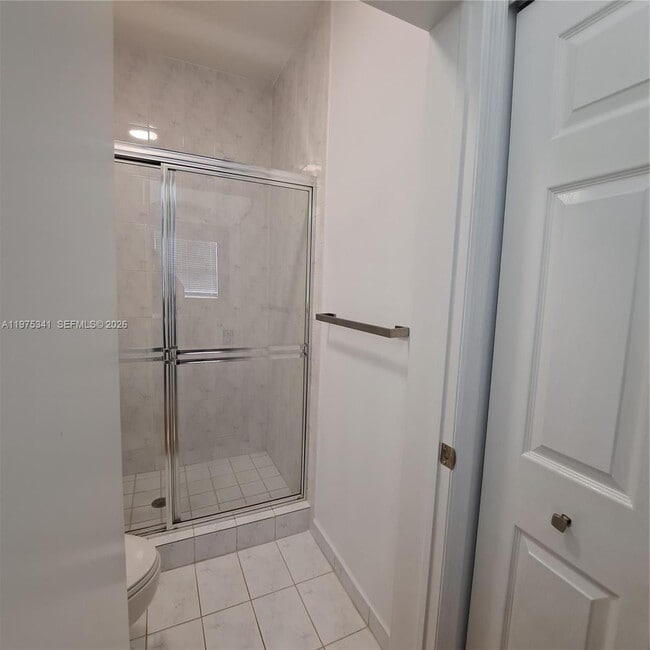 Building Photo - 642 SW 106th Ave