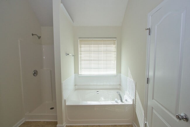 Building Photo - Available Now! – Beautiful 4-Bedroom Home in Loganville, GA!