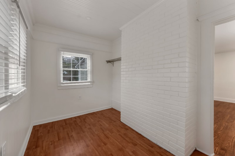 Building Photo - 624 Stokeswood Ave SE