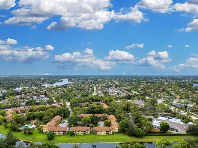 Building Photo - 13155 Chadwick Ct