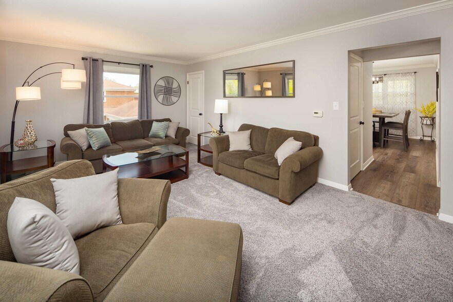 Living room - 3107 28th Street Ct