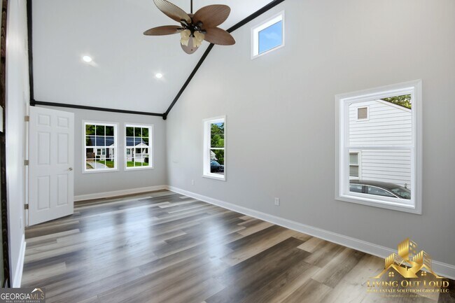 Building Photo - 1439 Westridge Rd SW