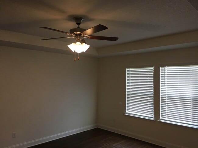 Building Photo - 3173 Creek Village Ln
