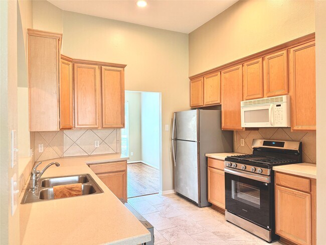 Building Photo - 16518 Wheatmill Ct