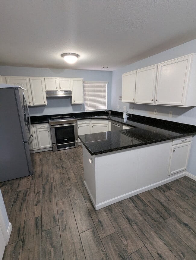 Building Photo - Unit 1006