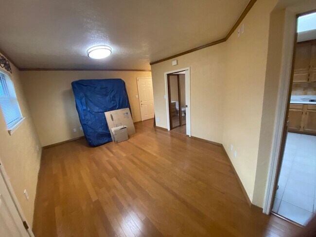 Building Photo - Beautiful 3 Bedroom Home in NE Albuquerque