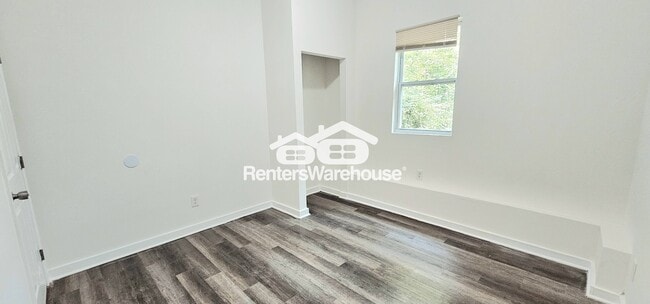 Building Photo - 2015 Detroit Ave NW