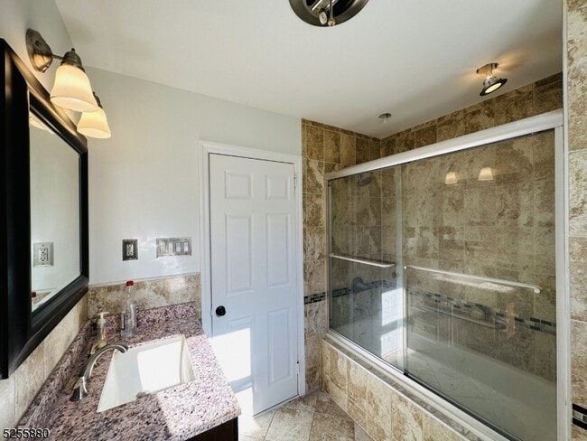 Building Photo - 79 Hawkins Ave