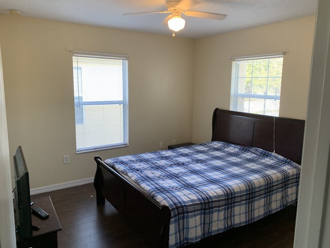 2nd bedroom - 212 Winter Nellis Cir