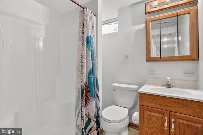 Building Photo - 927 Juliet Ln