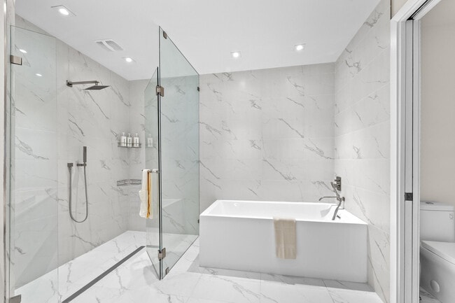 Building Photo - 3100 N Ocean Dr