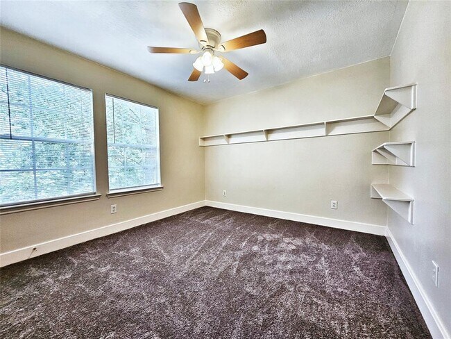 Building Photo - 6106 Spruce Bough Ct