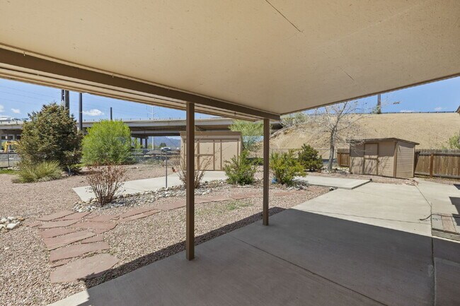 Building Photo - 2650 Willard Dr
