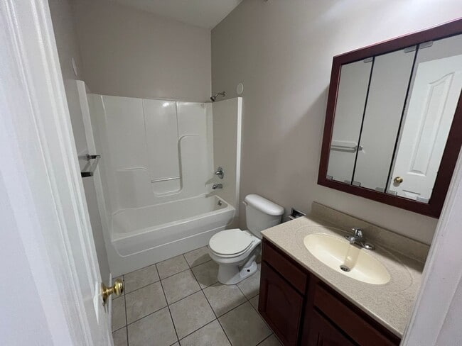 Building Photo - 2 bedroom unit across street from KSU Campus. Available August 1st!