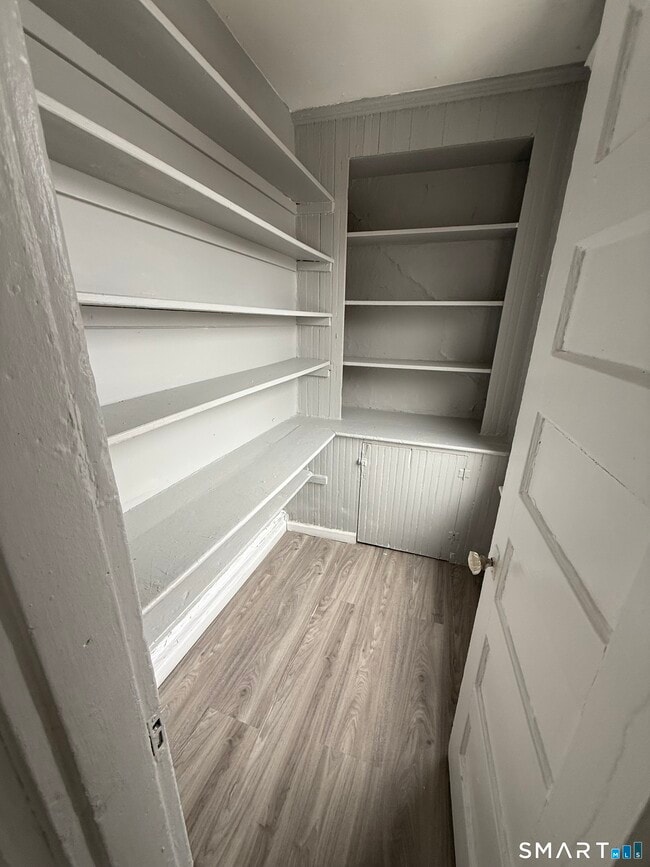 Building Photo - 28 Hill St